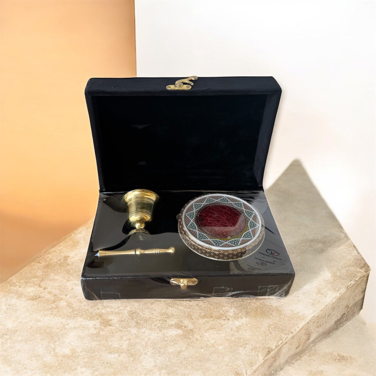 Mohammad Saffron Super Negin  5 g Gift Box with Grinder – Wooden Cotton Box | محمد زعفران سوبر نقي 5 غرام علبة هدايا مع مطحنة